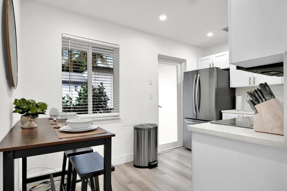 Koze 2 Bedroom Duplex With King & Queen Beds, Near Everything Trendy