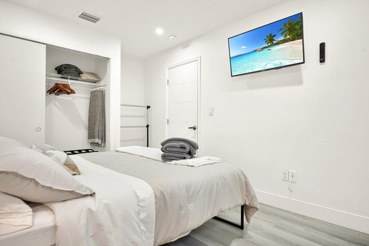 Koze 2 Bedroom Duplex With King & Queen Beds, Near Everything Trendy *