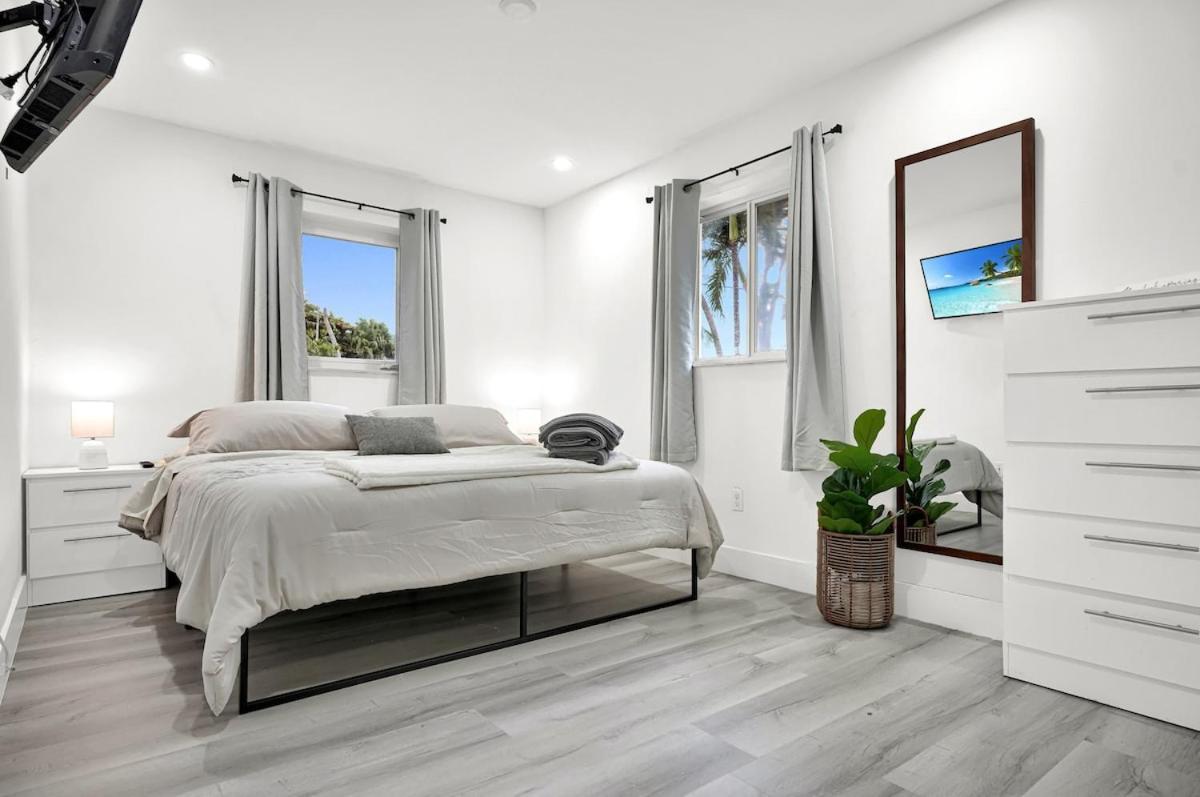 Koze 2 Bedroom Duplex With King & Queen Beds, Near Everything Trendy