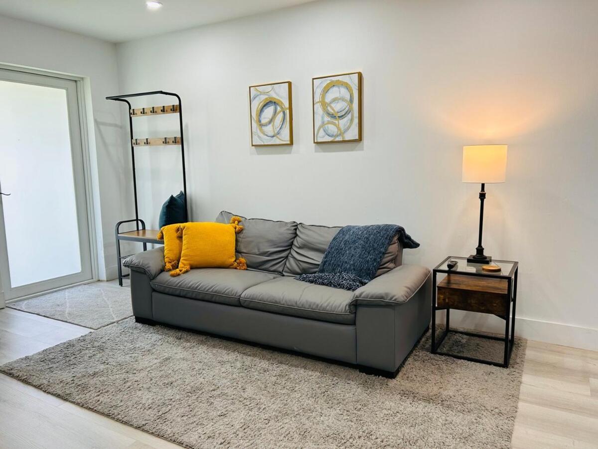 Сasa de vacaciones Koze 2 Bedroom Duplex With King & Queen Beds, Near Everything Trendy *